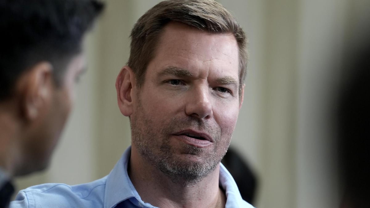 California Governor Race Advances After Swalwell's Downfall