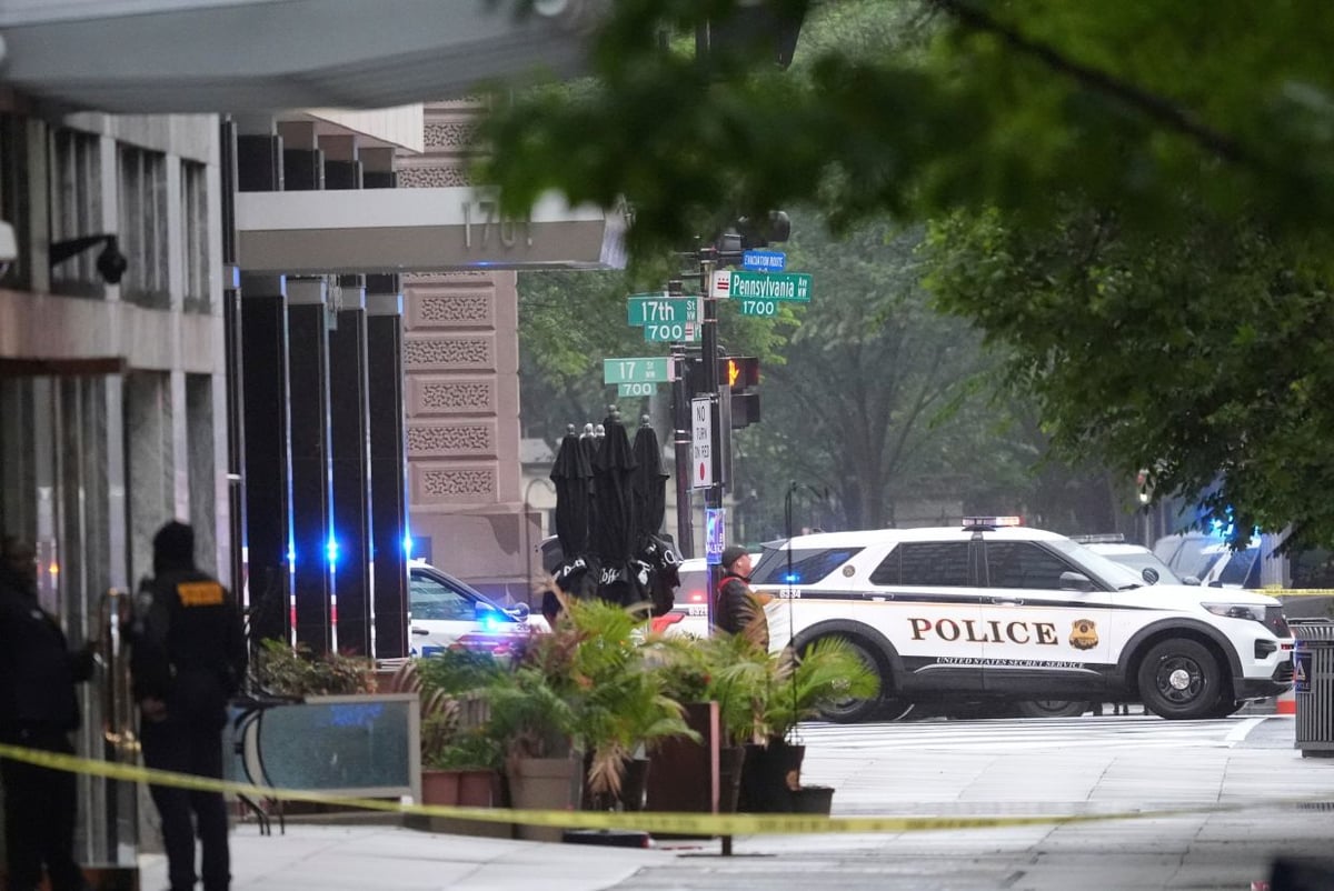 Gunman Dies In Shootout Outside White House