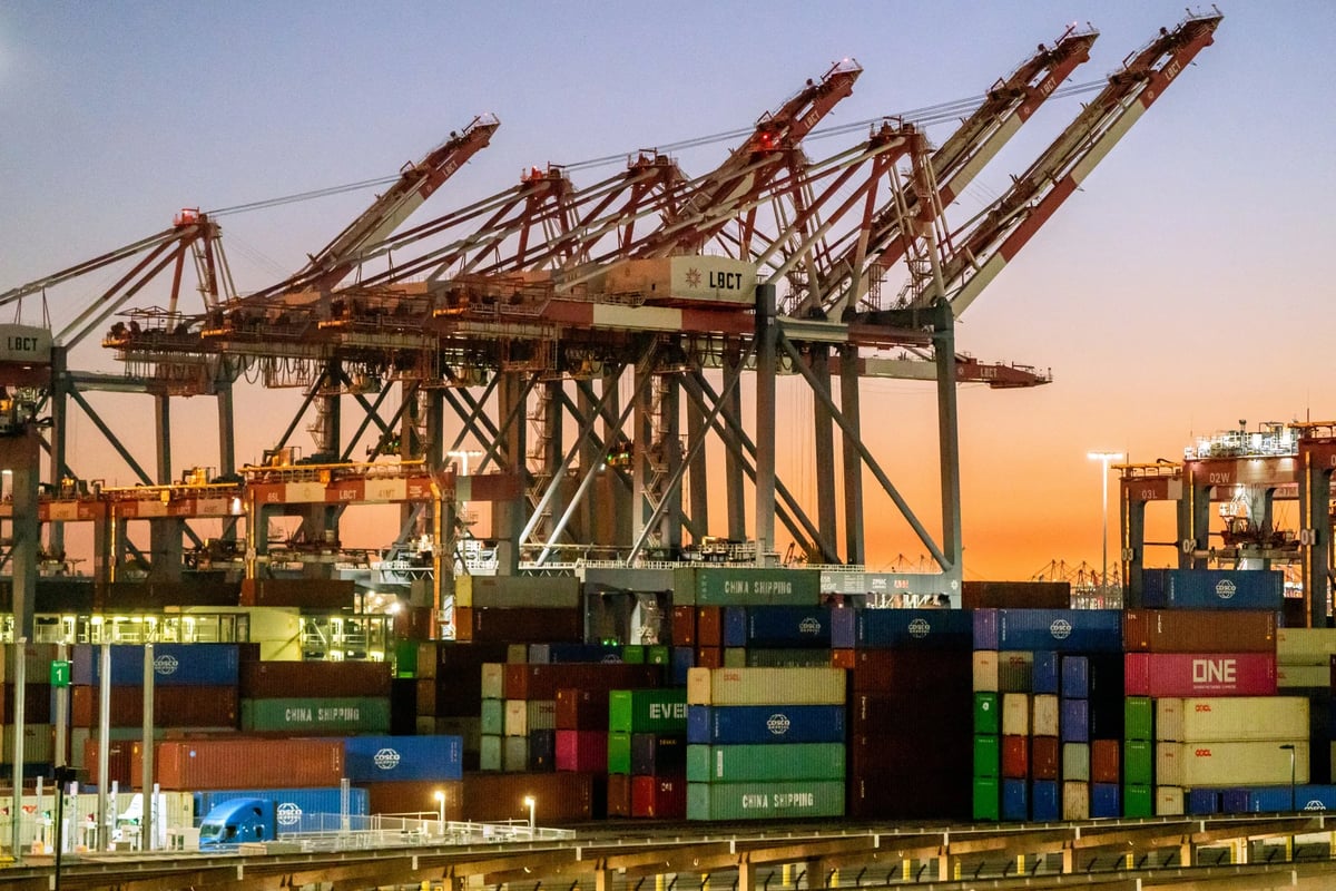 Trump Eyes Beijing Summit Amid Iran War