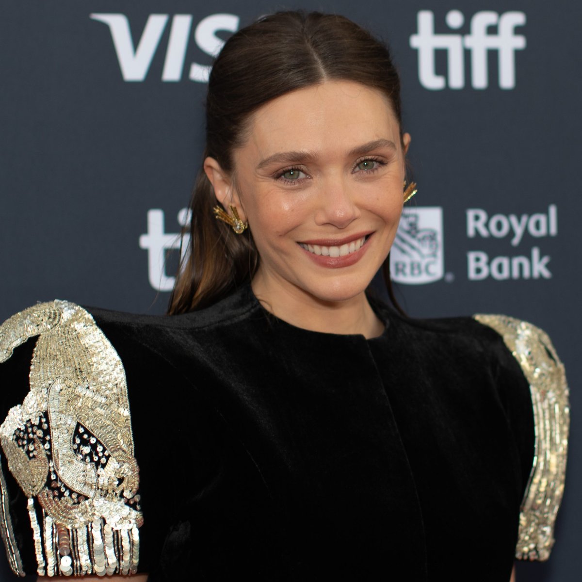 Elizabeth Olsen Is Pregnant With Her First Child