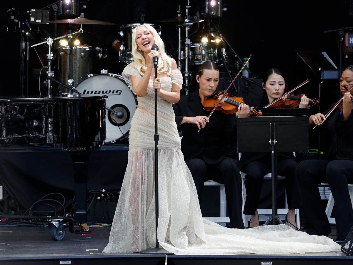 Christina Aguilera's July 4th Philly Concert Delayed by Storms