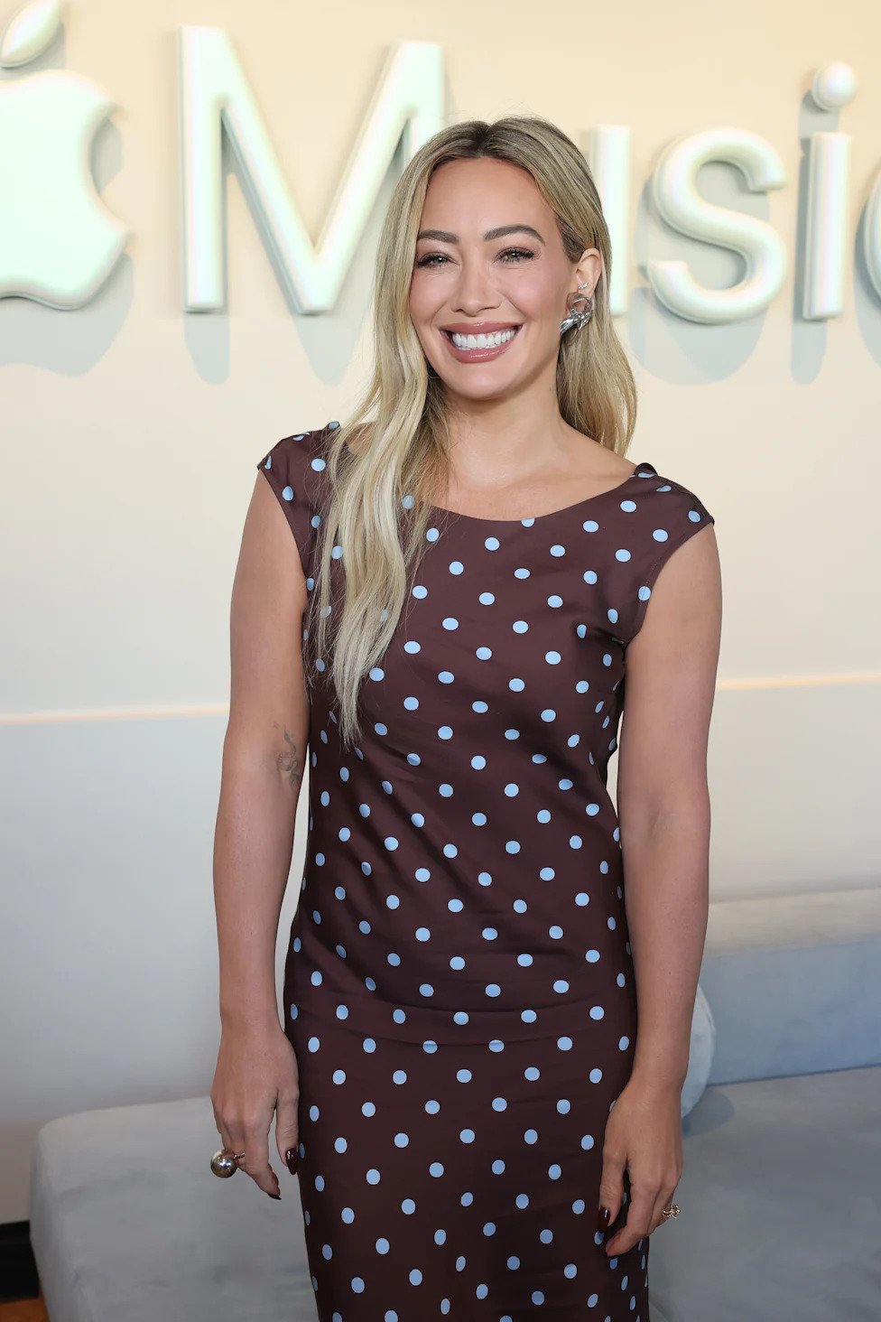Hilary Duff Lands 2026 SI Swimsuit Issue Cover