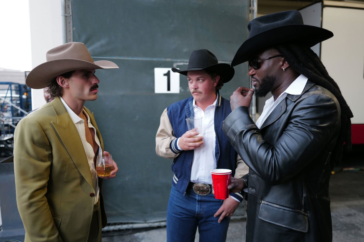 ACM Awards Serve Up Blake Shelton, Keith Urban And Big Gossip