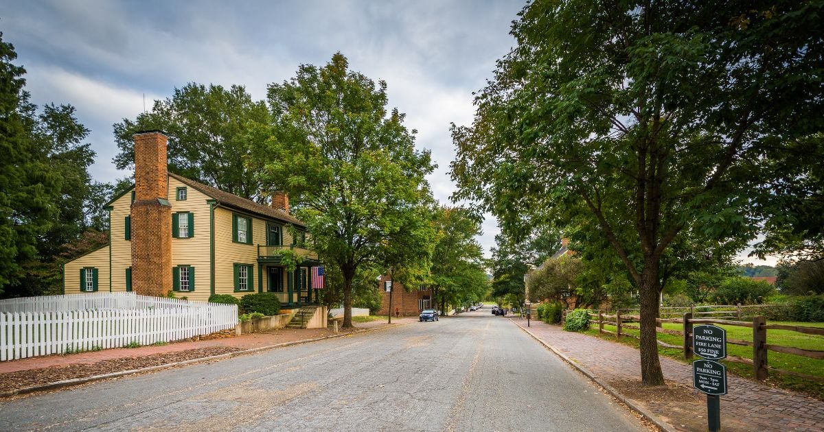 North Carolina Road Trip's Giant Coffee Pot Stop