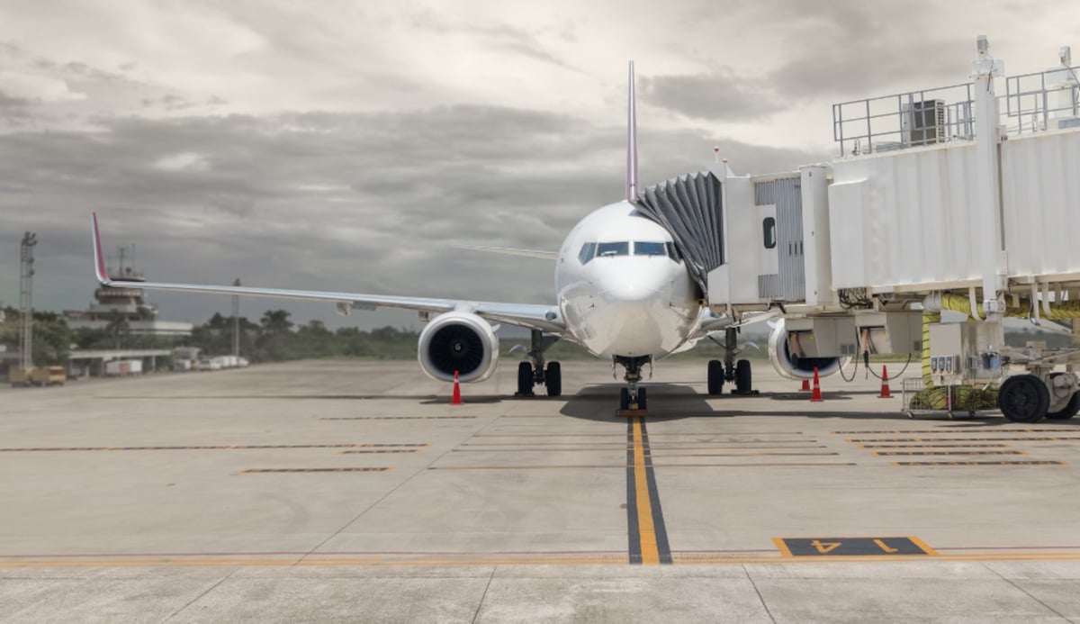 Travel Chaos: 1,662 Flights Delayed, 153 Canceled