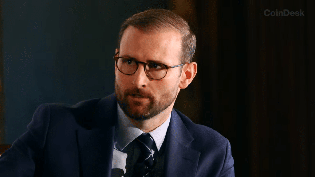 White House Crypto Negotiator Exits Before Critical CLARITY Act Vote